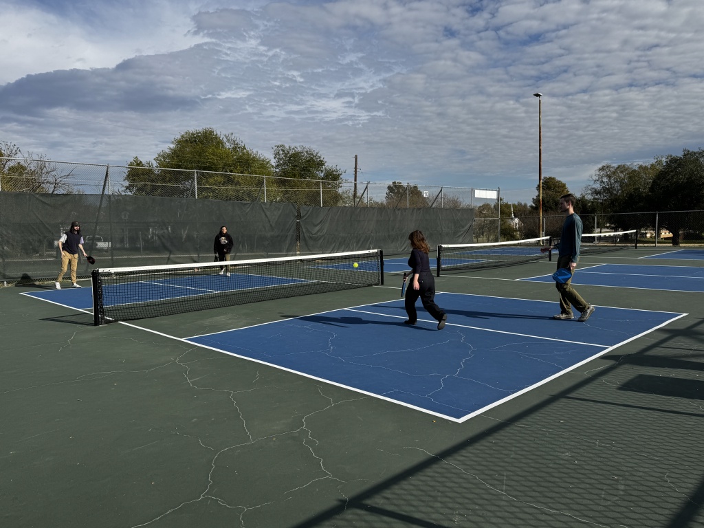 2025-11-28-Thanksgiving-22-Pickleball-Dax-Bianca-Ayala-Chance.JPG