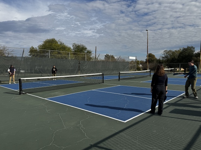 2025-11-28-Thanksgiving-20-Pickleball-Dax-Bianca-Ayala-Chance.JPG