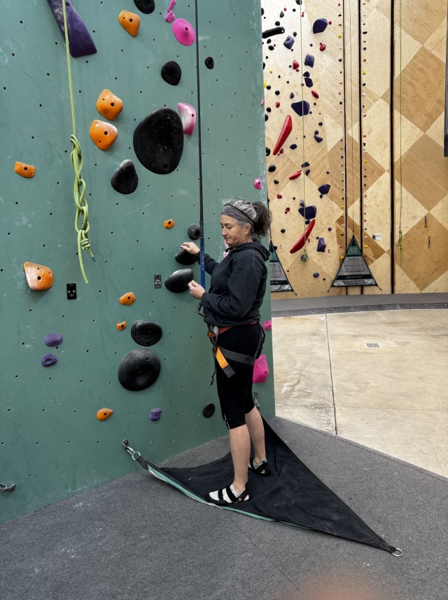2025/11(November)/Thanksgiving/640x480_2025-12-01-Indoor-Climbing-51-Suzi.JPG