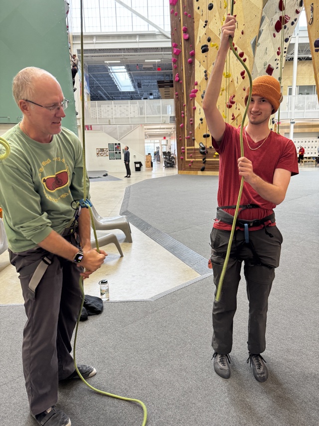 2025/11(November)/Thanksgiving/640x480_2025-12-01-Indoor-Climbing-63-Travis-Chance.JPG