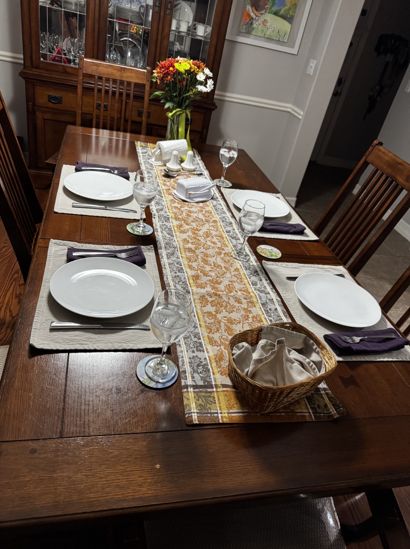 2025/11(November)/Thanksgiving/2025-11-21-Thanksgiving-01.JPG