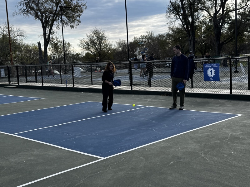 2025/11(November)/Thanksgiving/800x600_2025-11-28-Thanksgiving-19-Pickleball-Ayala-Chance.JPG