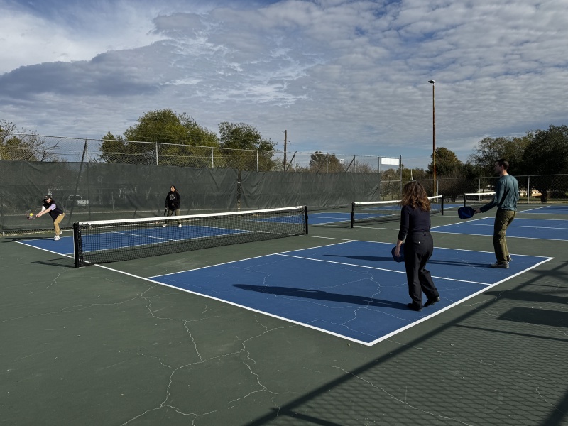 2025/11(November)/Thanksgiving/800x600_2025-11-28-Thanksgiving-21-Pickleball-Dax-Bianca-Ayala-Chance.JPG