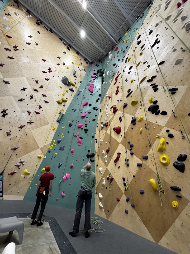 2025/11(November)/Thanksgiving/800x600_2025-12-01-Indoor-Climbing-71-Chance-Travis-Bianca.JPG
