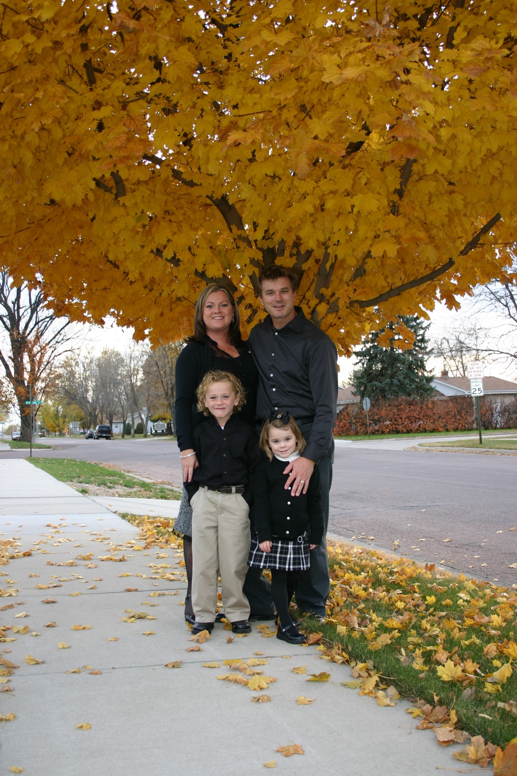 2005-11-05-South-Dakota-40-Family-photo-Justin-Katie-Vale-Kyla.JPG