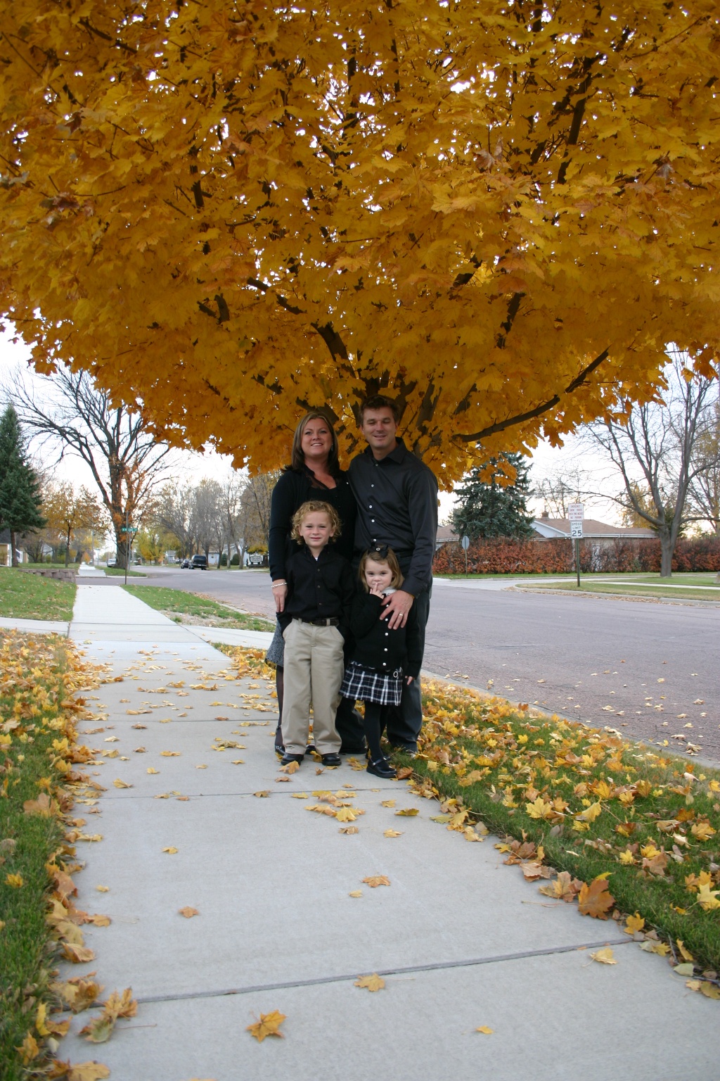 2005-11-05-South-Dakota-42-Family-photo-Justin-Katie-Vale-Kyla.JPG