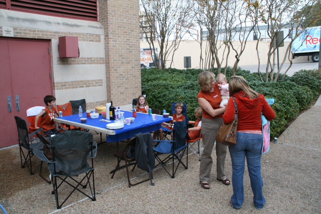 Best-of-Katie/1024x768_2008-11-27-ThanksGiving-22-Dax-Katie-Kyla-Chance-Vale-Janeen-Sydney.JPG