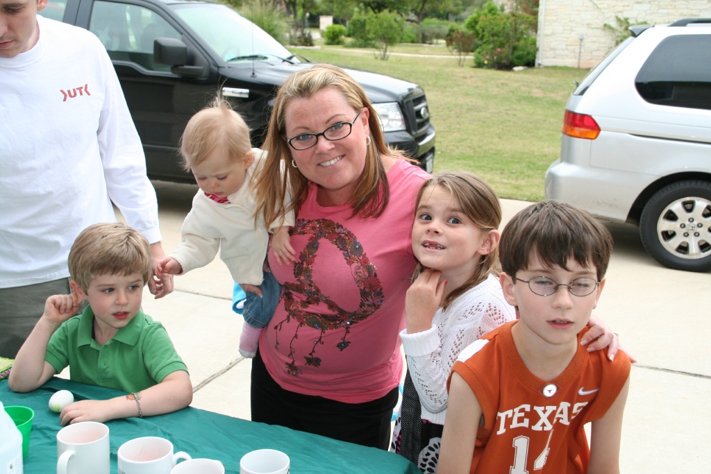 2009-04-11-Easter-03-Ian-Sydney-Katie-Kyla-Dax.JPG