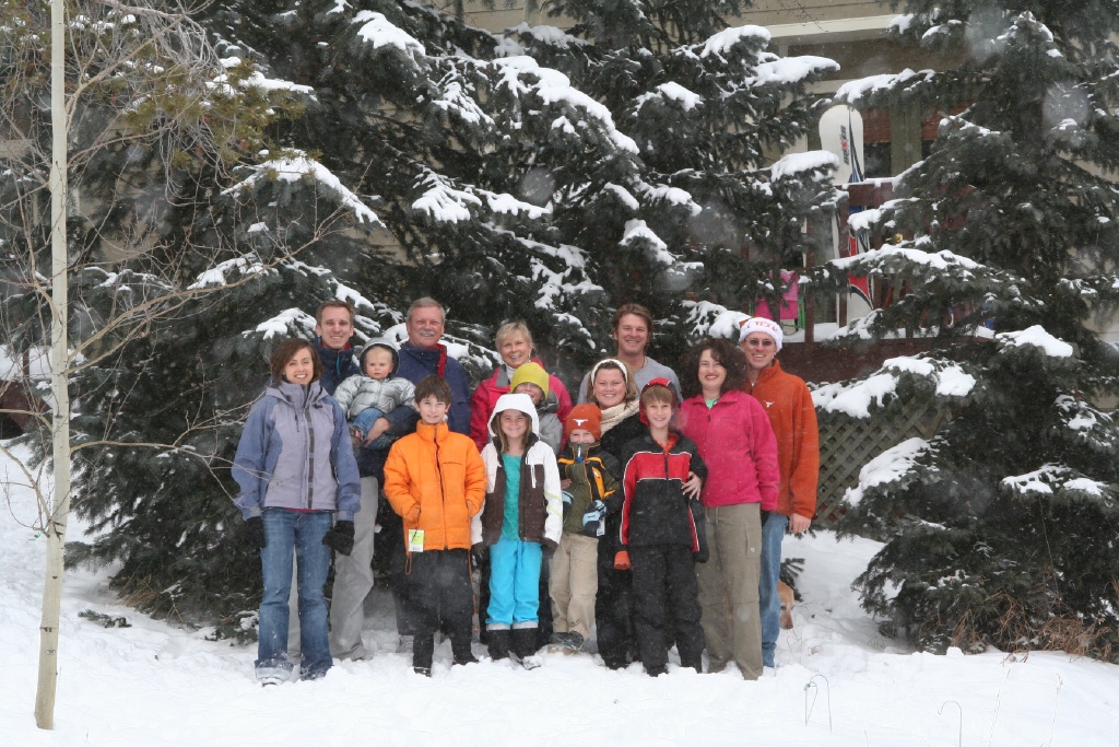 Best-of-Katie/1024x768_2009-12-25-Christmas-Family-Photo-08-Heather-Sydney-Josh-Jim-Dax-Kyla-Janeen-Vale-Ian-Katie-Justin-Chance-Suzi-Travis-GOOD.JPG
