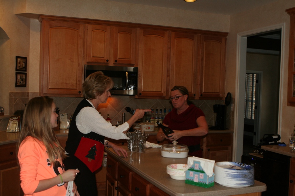 2012-12-25-Christmas-Day-16-Kyla-Janeen-Katie.JPG