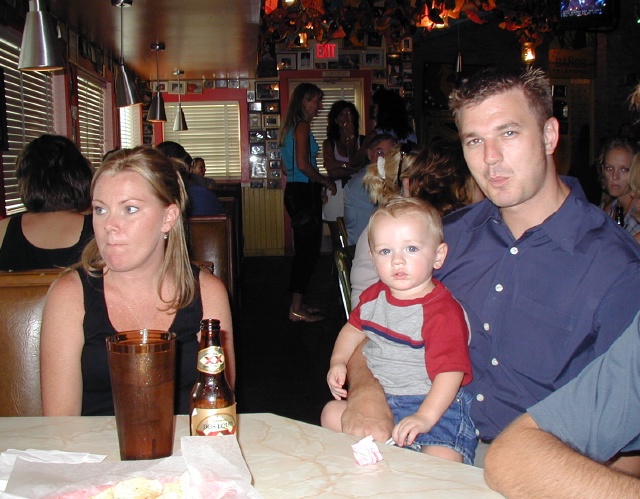 Best-of-Katie/640x480_2001-08-07-Dinner-with-Troy-Katie-Vale-Justin-2.jpg