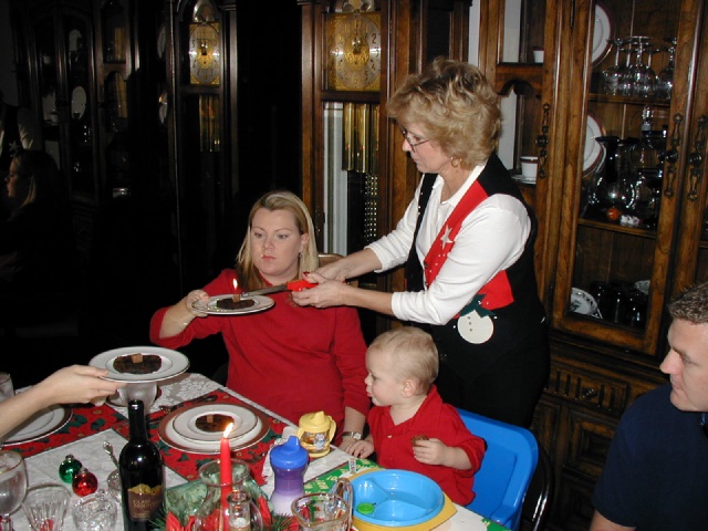 2001-12-25-Xmas-17-Katie-Janeen-Vale-Justin-dinner.JPG