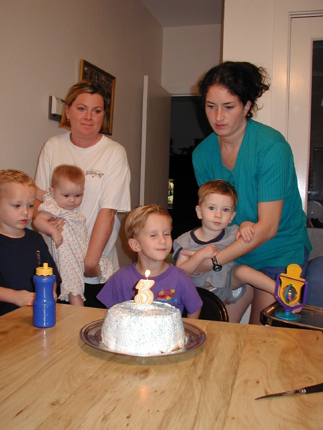Best-of-Katie/640x480_2002-10-06-Chance-3rd-Bday-2-Vale-Kyla-Katie-Dax-Suzi.JPG