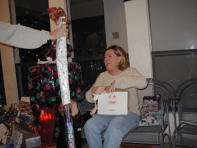 2002-12-24-Xmas-27-Katie-skis.JPG