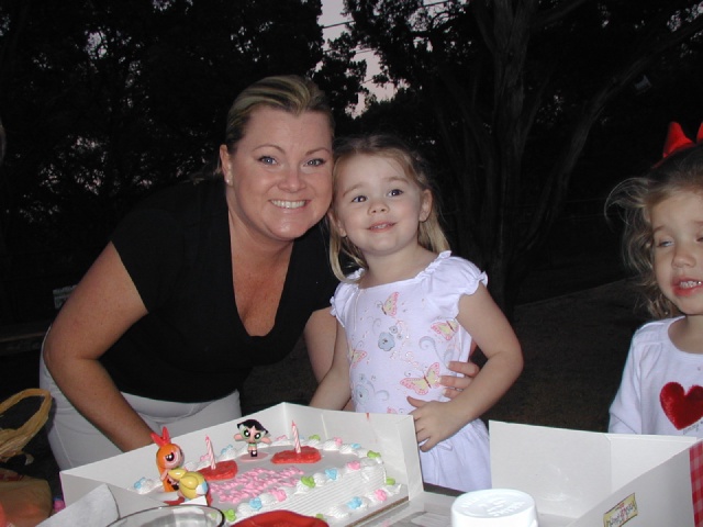 2005-02-13-Kyla-3rd-bday-01-Katie.JPG