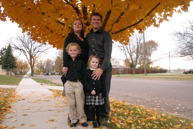 2005-11-05-South-Dakota-51-Family-photo-Justin-Katie-Vale-Kyla.JPG