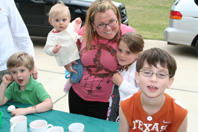 2009-04-11-Easter-02-Ian-Sydney-Katie-Kyla-Dax.JPG