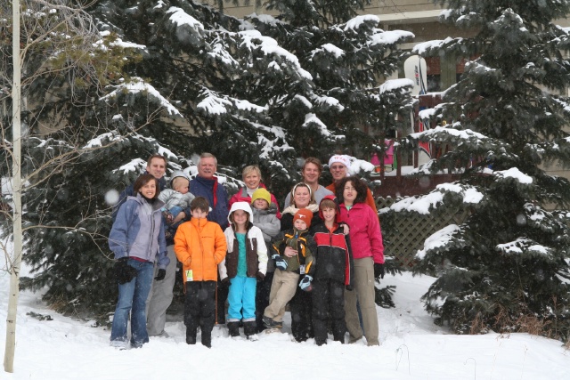 2009-12-25-Christmas-Family-Photo-06-Heather-Sydney-Josh-Jim-Dax-Kyla-Janeen-Vale-Ian-Katie-Justin-Chance-Suzi-Travis.JPG