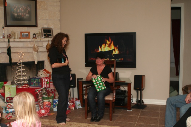 2012-12-24-Christmas-096-Suzi-Katie.JPG
