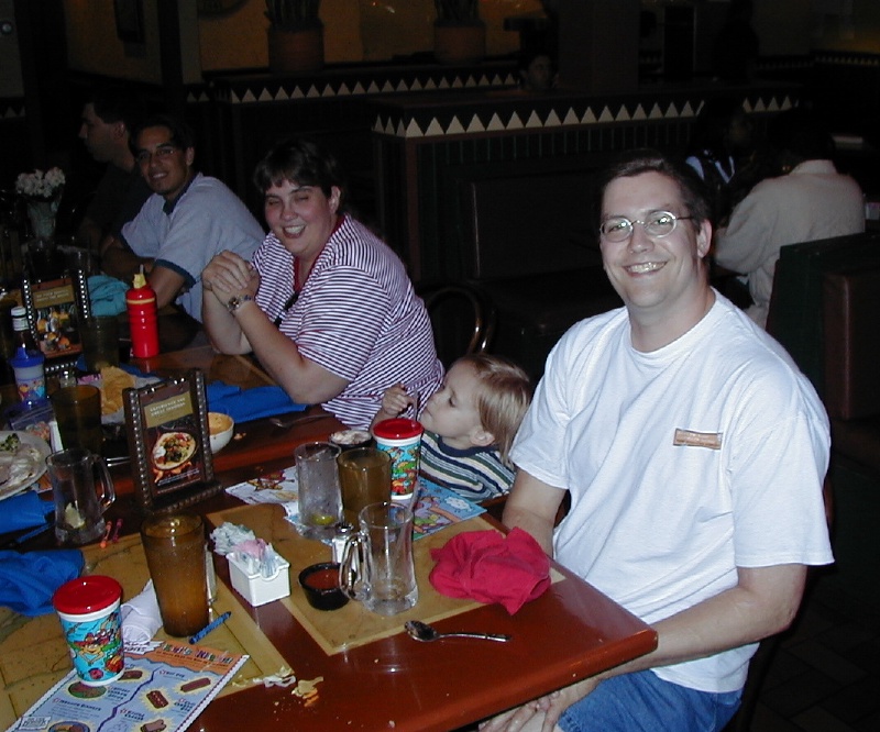 Best-of-Katie/800x600_2000-05-24-Suzi-Katie-Bday-Matt-Jack-Stacy-Mike-08.jpg