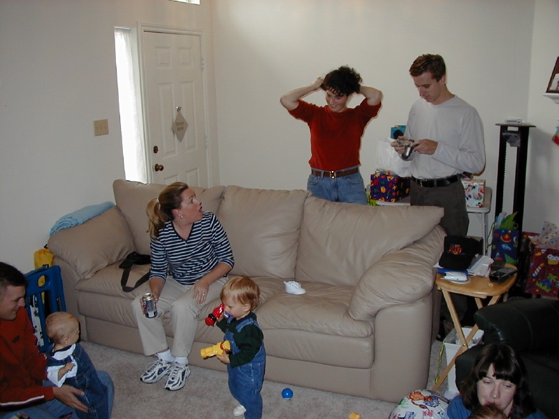 Best-of-Katie/800x600_2000-10-07-Chance-1st-Bday-Justin-Vale-Katie-Suzi-Josh-03.jpg