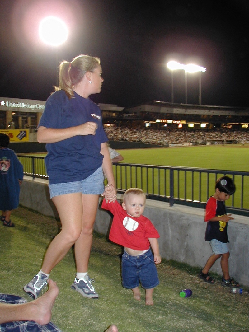 Best-of-Katie/800x600_2001-07-09-RoundRock-Express-Katie-Vale-1.jpg