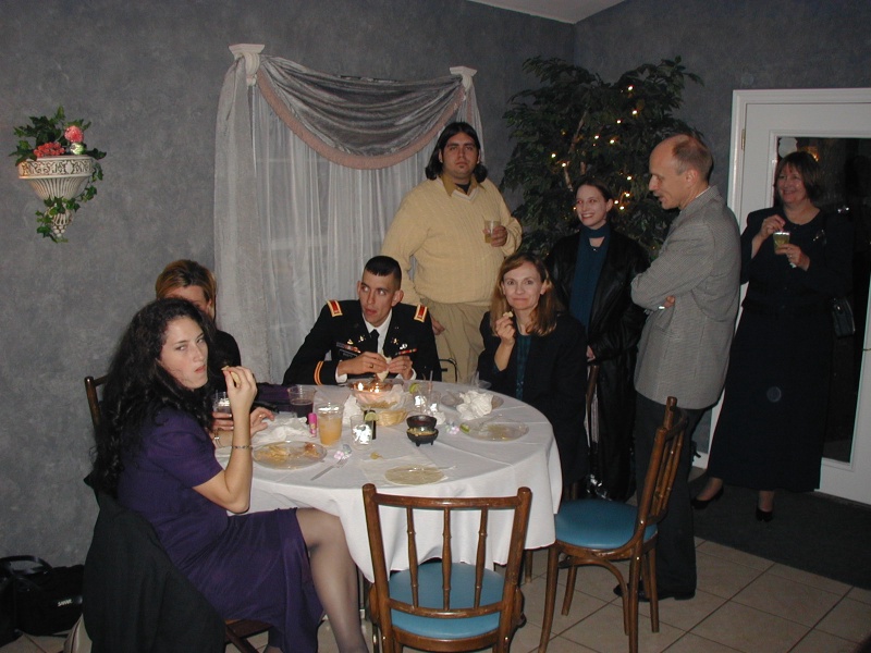 Best-of-Katie/800x600_2002-10-13-108-Josh-Heather-Wedding-Suzi-Katie-Joseph-Lisa-Neal-Emily-Dan-Judy.JPG