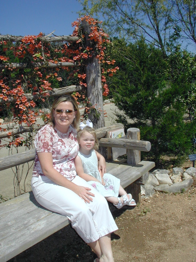 2004-04-01-wildflower-center-13-Katie-Kyla.JPG