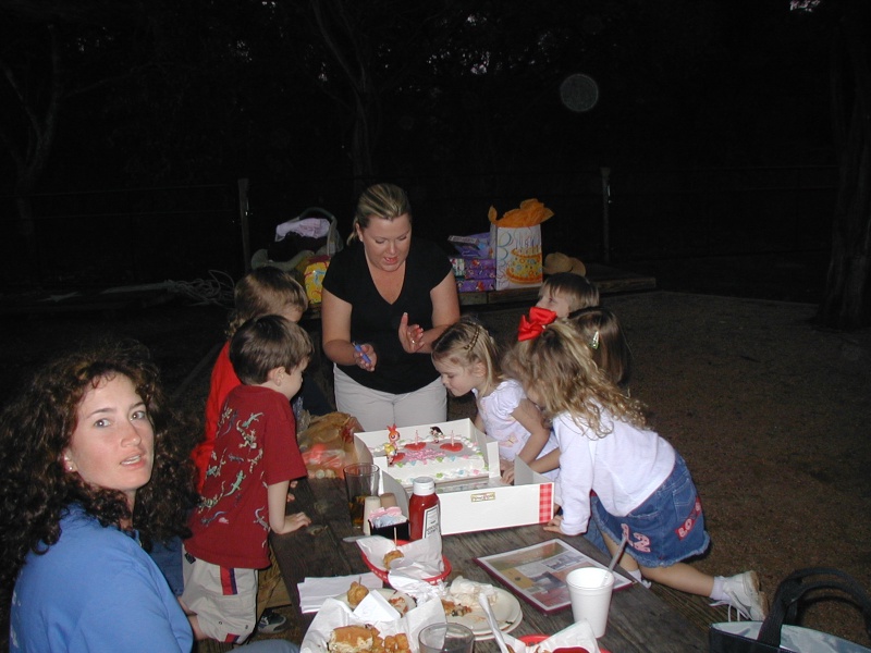 Best-of-Katie/800x600_2005-02-13-Kyla-3rd-bday-04-Suzi-Dax-Katie.JPG