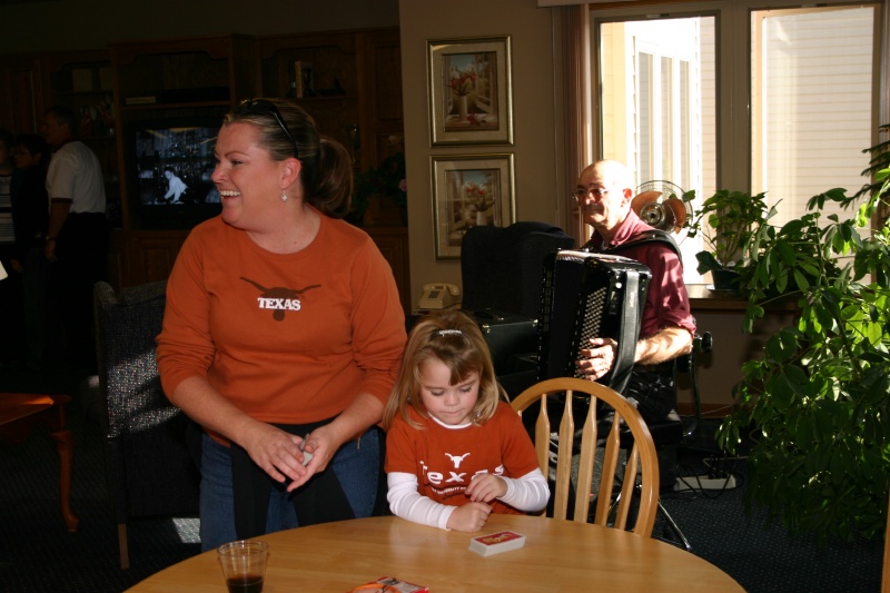 2005-11-05-Melvin-90th-bday-029-Kyla-Katie.JPG