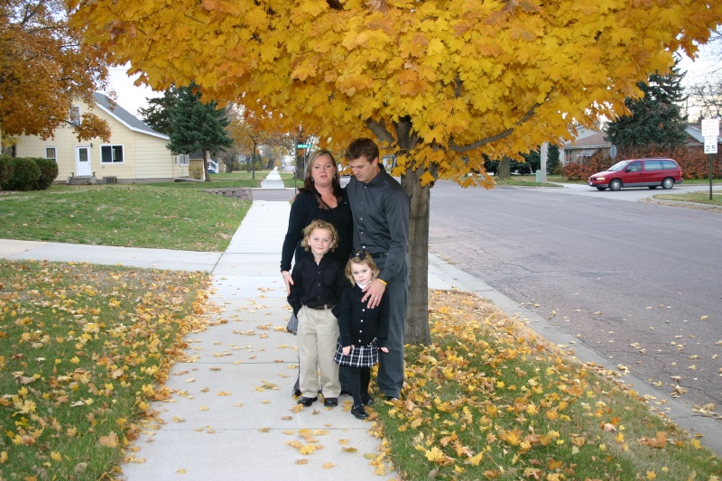 2005-11-05-South-Dakota-38-Family-photo-Justin-Katie-Vale-Kyla.JPG