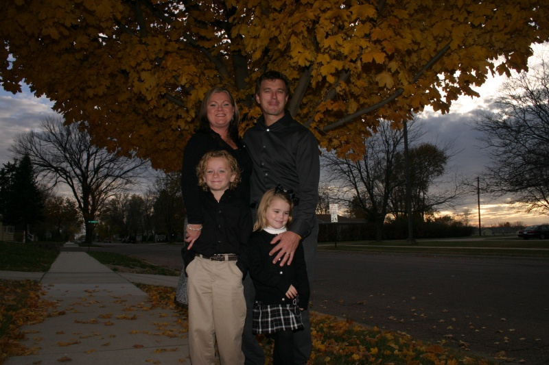 2005-11-05-South-Dakota-50-Family-photo-Justin-Katie-Vale-Kyla.JPG