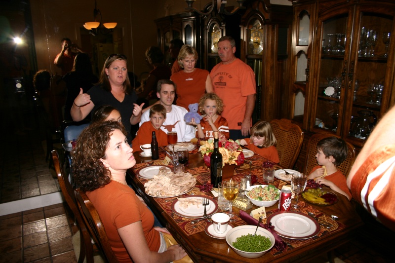 Best-of-Katie/800x600_2005-11-25-Thanksgiving-35-Suzi-Heather-Katie-Josh-Chance-Janeen-Vale-Jim-Kyla-Dax.JPG