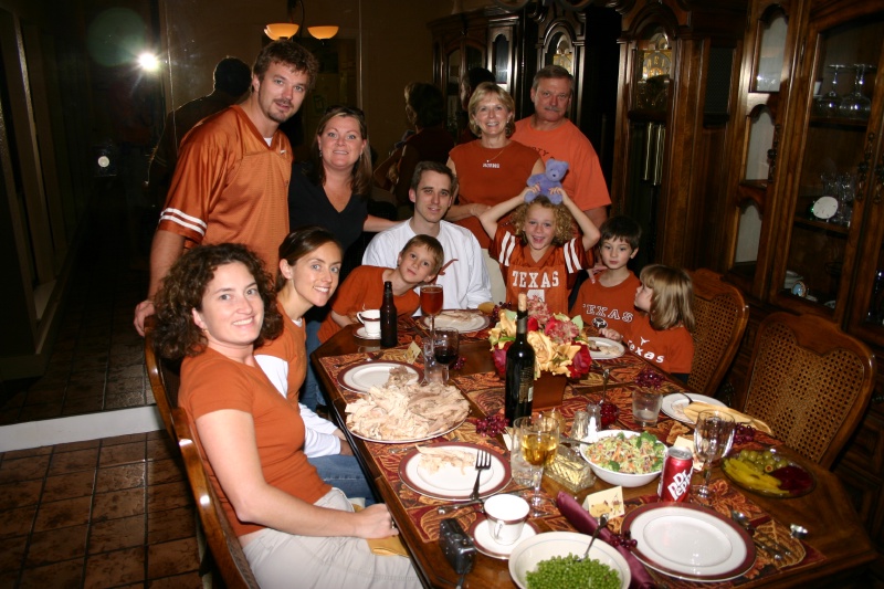 Best-of-Katie/800x600_2005-11-25-Thanksgiving-37-Suzi-Heather-Katie-Josh-Chance-Janeen-Vale-Jim-Kyla-Dax-Justin.JPG