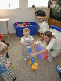 2001-03-04-Vale-1st-Bday-19-Vale-Katie-duck.jpg