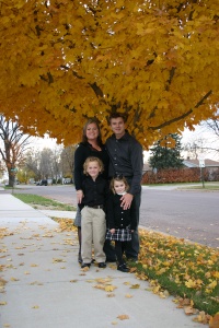2005-11-05-South-Dakota-40-Family-photo-Justin-Katie-Vale-Kyla.JPG