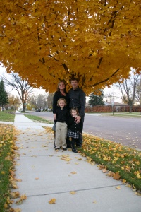 2005-11-05-South-Dakota-42-Family-photo-Justin-Katie-Vale-Kyla.JPG
