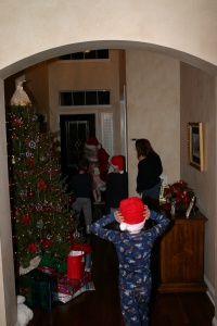2006-12-24-Christmas-Eve-27-Santa-Dax-Chance-Vale-Katie-Kyla.JPG