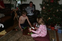 2009-12-25-Christmas-10-Vale-Katie-Kyla.JPG