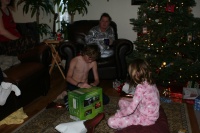 2009-12-25-Christmas-13-Vale-Kyla-Katie.JPG