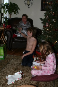 2009-12-25-Christmas-53-Katie-Vale-Kyla.JPG
