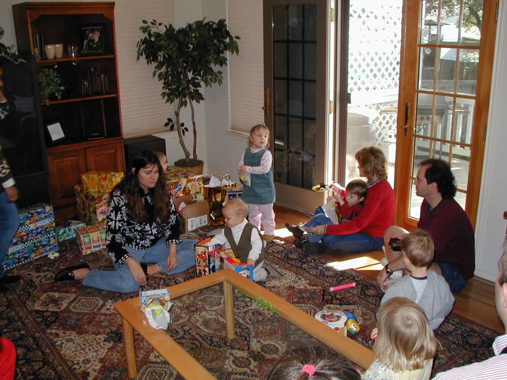 2000-12-16-Zen-Bday-10-presents-Kiffin-Kim-Aaron-Brittney-Jim.jpg