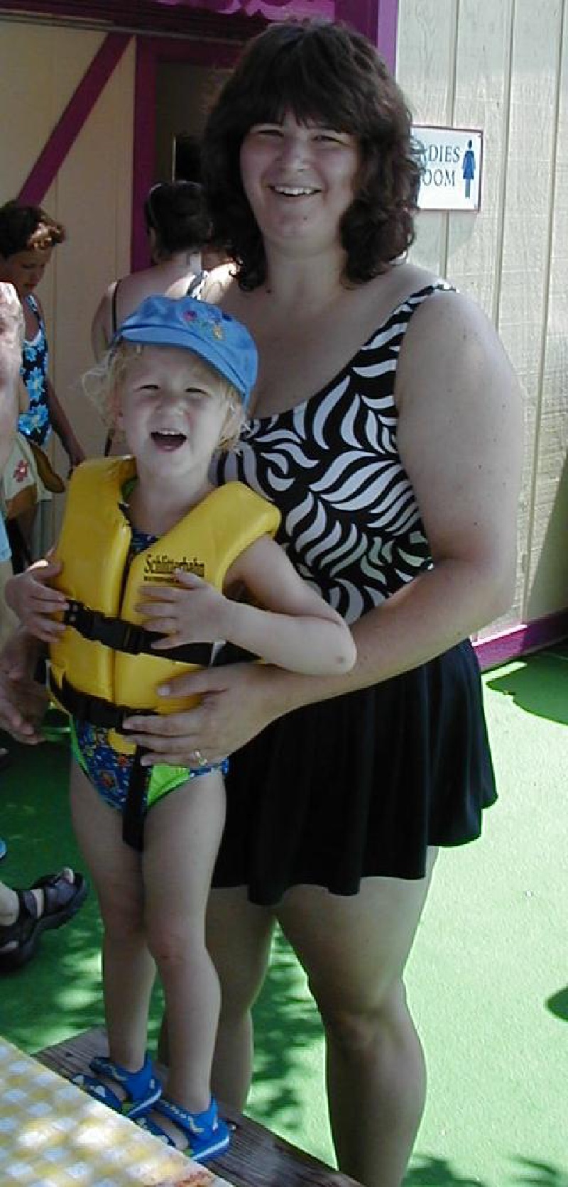 1999_07_31_Schlitterbahn_Kim_Megan2.jpg
