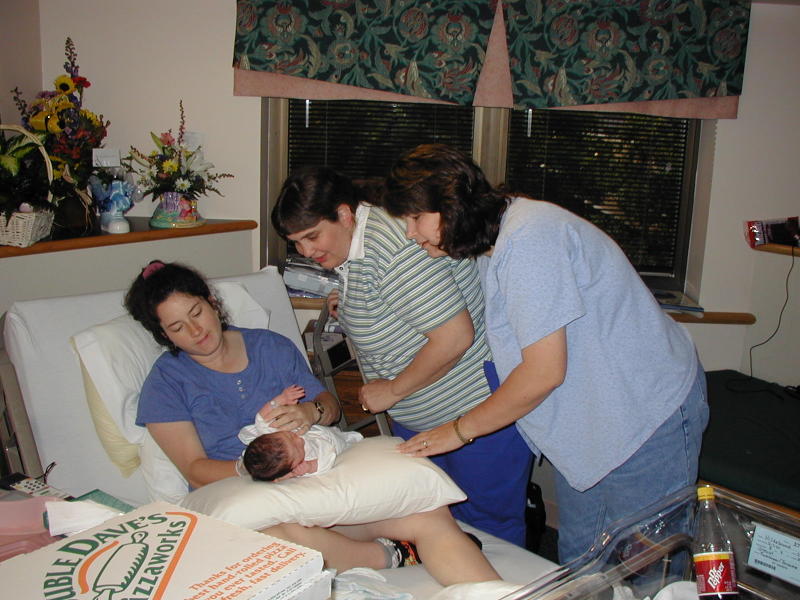 2001-05-08-22-Suzi-Dax-Stacy-KimClaborn.jpg